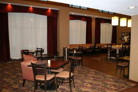 фото отеля Hampton Inn Charlotte - Belmont at Montcross