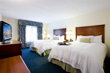 фото отеля Hampton Inn Charlotte - Belmont at Montcross