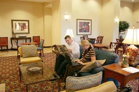 фото отеля Hampton Inn Charlotte - Belmont at Montcross