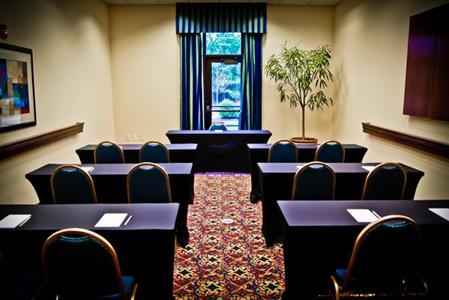 фото отеля Hampton Inn Charlotte - Belmont at Montcross