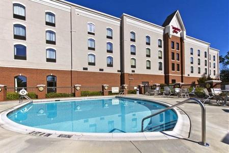 фото отеля Hampton Inn Charlotte - Belmont at Montcross