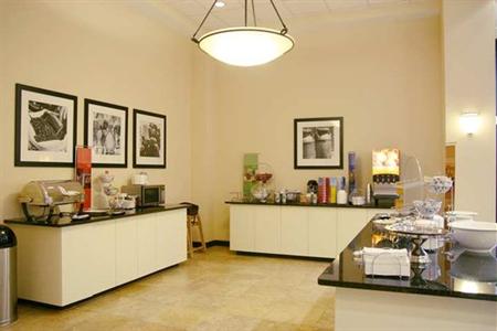 фото отеля Hampton Inn Charlotte - Belmont at Montcross