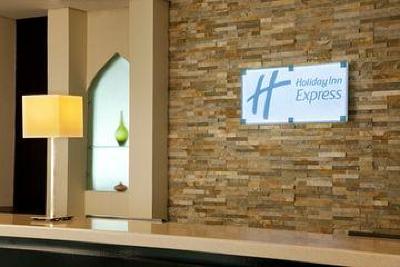 фото отеля Holiday Inn Express Dubai Internet City