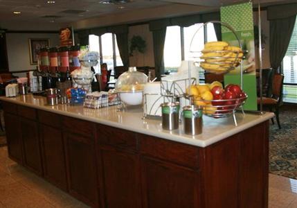 фото отеля Hampton Inn I-40 E (Tinker Air Force Base)