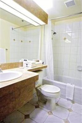 фото отеля Howard Johnson Hotel Vancouver
