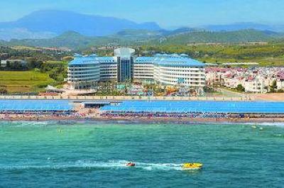 фото отеля Crystal Admiral Resort Side