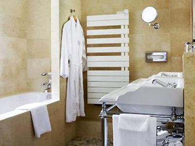 фото отеля Cour Du Corbeau Hotel