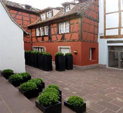 фото отеля Cour Du Corbeau Hotel