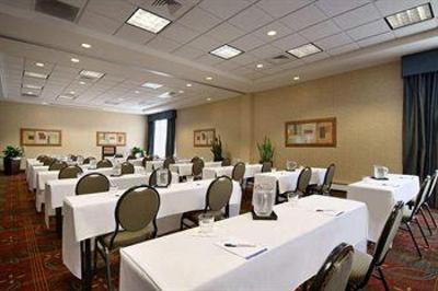фото отеля Hilton Garden Inn Chicago O'Hare Airport