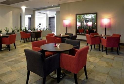фото отеля Holiday Inn Warsaw - Jozefow