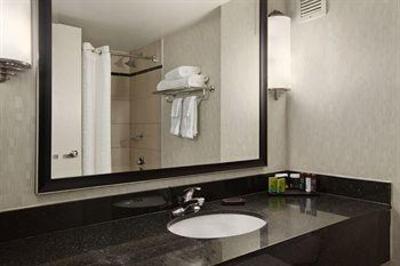 фото отеля Embassy Suites Hotel Chicago Downtown Lakefront