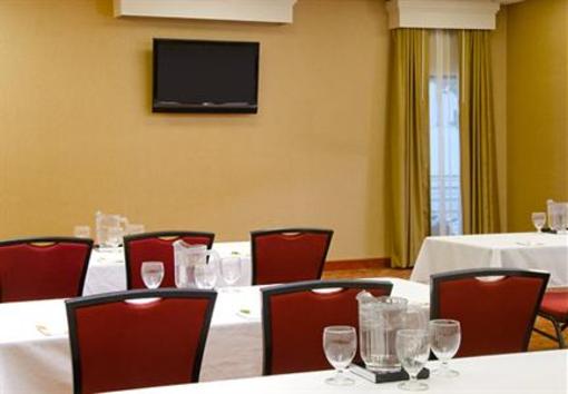 фото отеля Courtyard by Marriott St. Louis Downtown