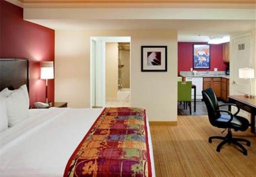 фото отеля Residence Inn Kansas City Country Club Plaza