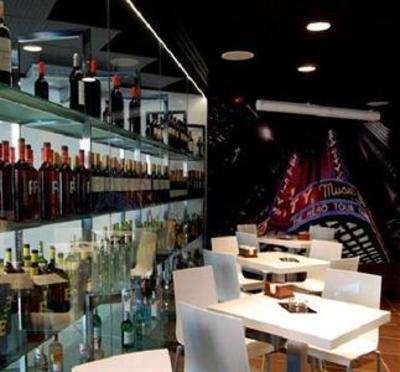 фото отеля Tach Hotel