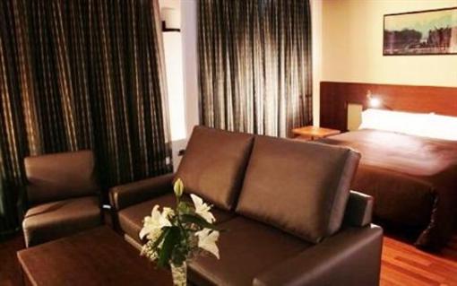 фото отеля Tach Hotel