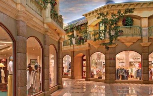 фото отеля Horseshoe Casino Luxury All-Suite Hotel