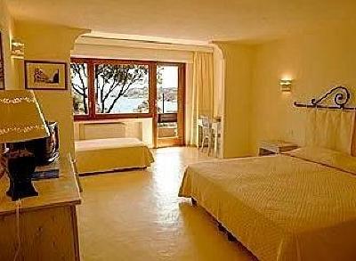 фото отеля Cala Lunga Hotel La Maddalena