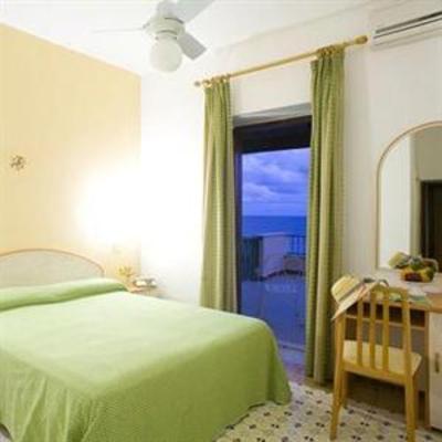 фото отеля Hotel Villa Franz Serrara Fontana