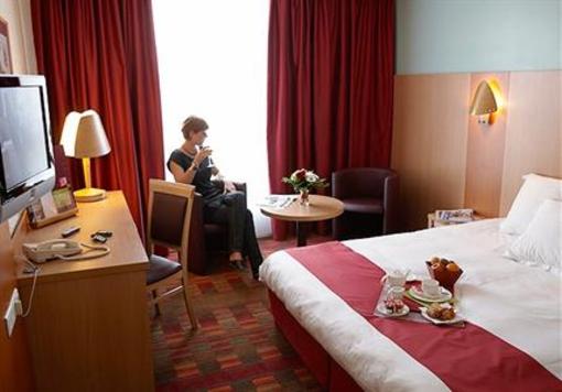 фото отеля Altia Hotel Neuville-en-Ferrain