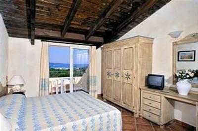 фото отеля Colonna Beach Hotel & Residence