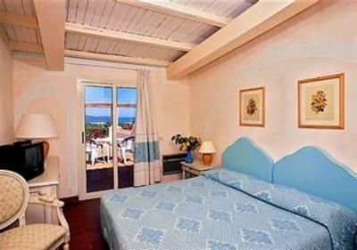 фото отеля Colonna Beach Hotel & Residence