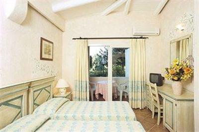фото отеля Colonna Beach Hotel & Residence