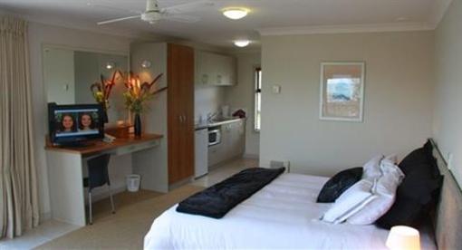 фото отеля Whangaparaoa Lodge