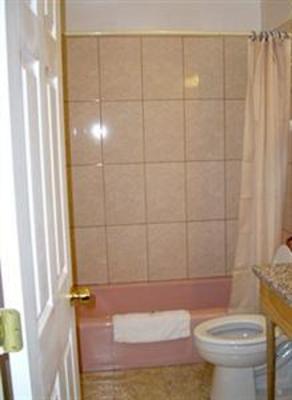 фото отеля Sherwood Inn and Jacuzzi Suites