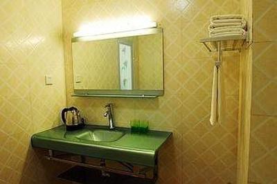 фото отеля Green Youth Hostel
