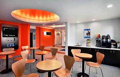фото отеля Motel 6 Swift Current SK