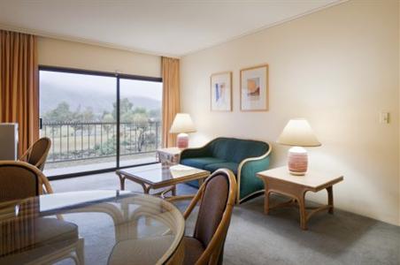 фото отеля Crowne Plaza Hotel Alice Springs
