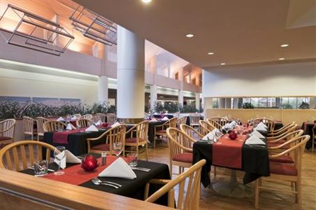 фото отеля Crowne Plaza Hotel Alice Springs