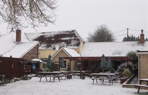 фото отеля The Pelican Inn Stapleford (Wiltshire)