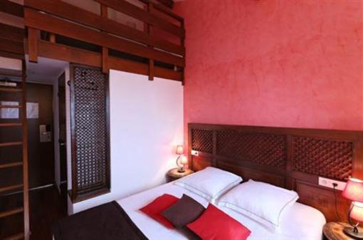 фото отеля Green Hotels Sainte Genevieve