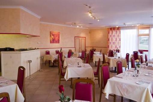фото отеля Le Relais De Roanne Hotel Saint-Romain-la-Motte