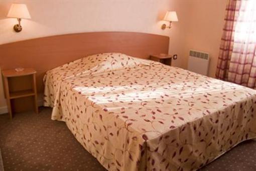 фото отеля Le Relais De Roanne Hotel Saint-Romain-la-Motte