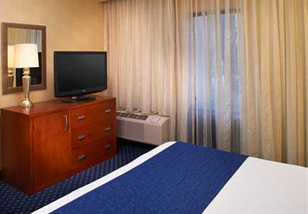 фото отеля Courtyard by Marriott Columbus Dublin