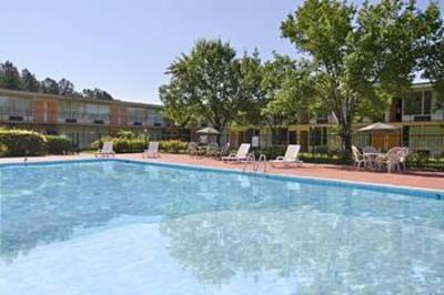фото отеля Traveler's Inn Macon