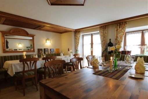 фото отеля Landgasthof Pension Weisses Rössle Dietmannsried