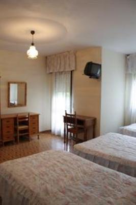 фото отеля Hotel Leal