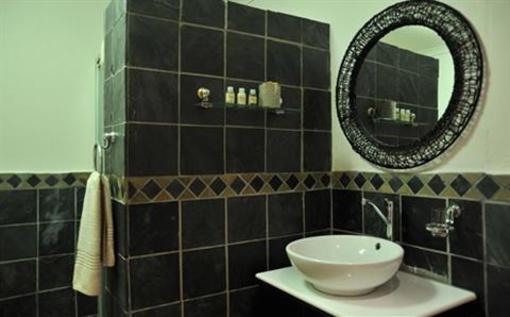 фото отеля Chestnut Country Lodge