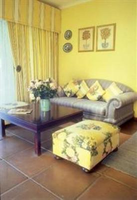 фото отеля Chestnut Country Lodge