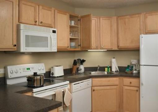 фото отеля Marriott Execustay Apartments Harbor Oaks Sacramento