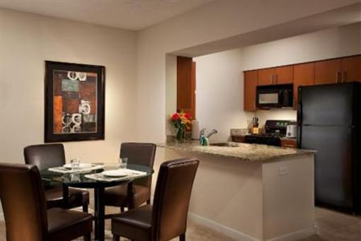 фото отеля Marriott Execustay Apartments Harbor Oaks Sacramento