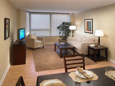 фото отеля Marriott Execustay Apartments Harbor Oaks Sacramento