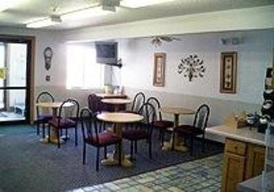 фото отеля Budget Inn & Suites Nevada
