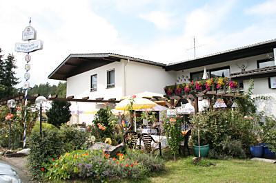 фото отеля Hotel & Restaurant Zum Rosengarten