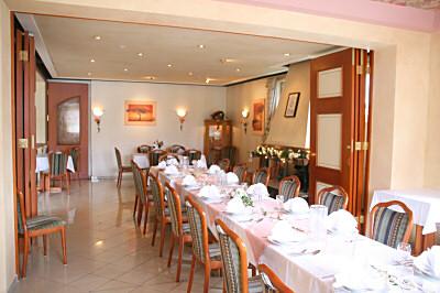 фото отеля Hotel & Restaurant Zum Rosengarten