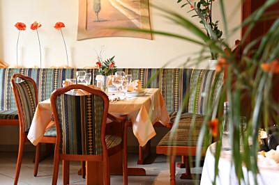 фото отеля Hotel & Restaurant Zum Rosengarten