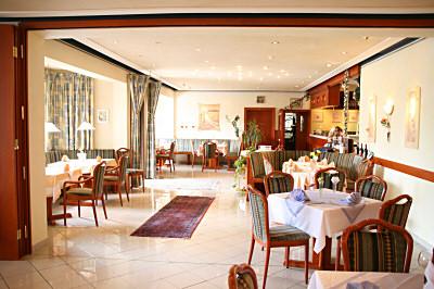 фото отеля Hotel & Restaurant Zum Rosengarten